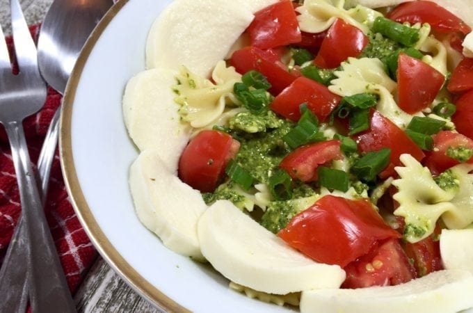 Easy Caprese Pasta Salad