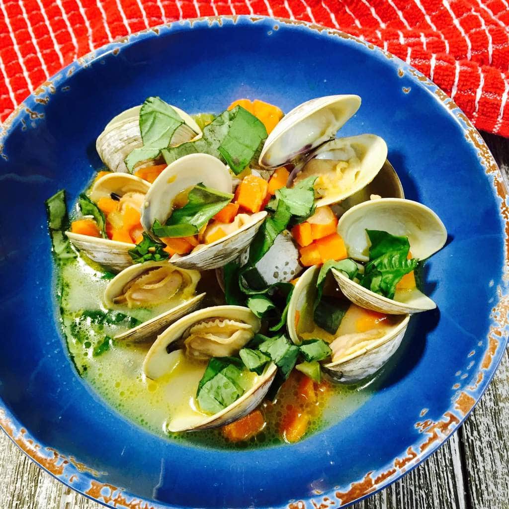 Steamed Clams in a blue bowl